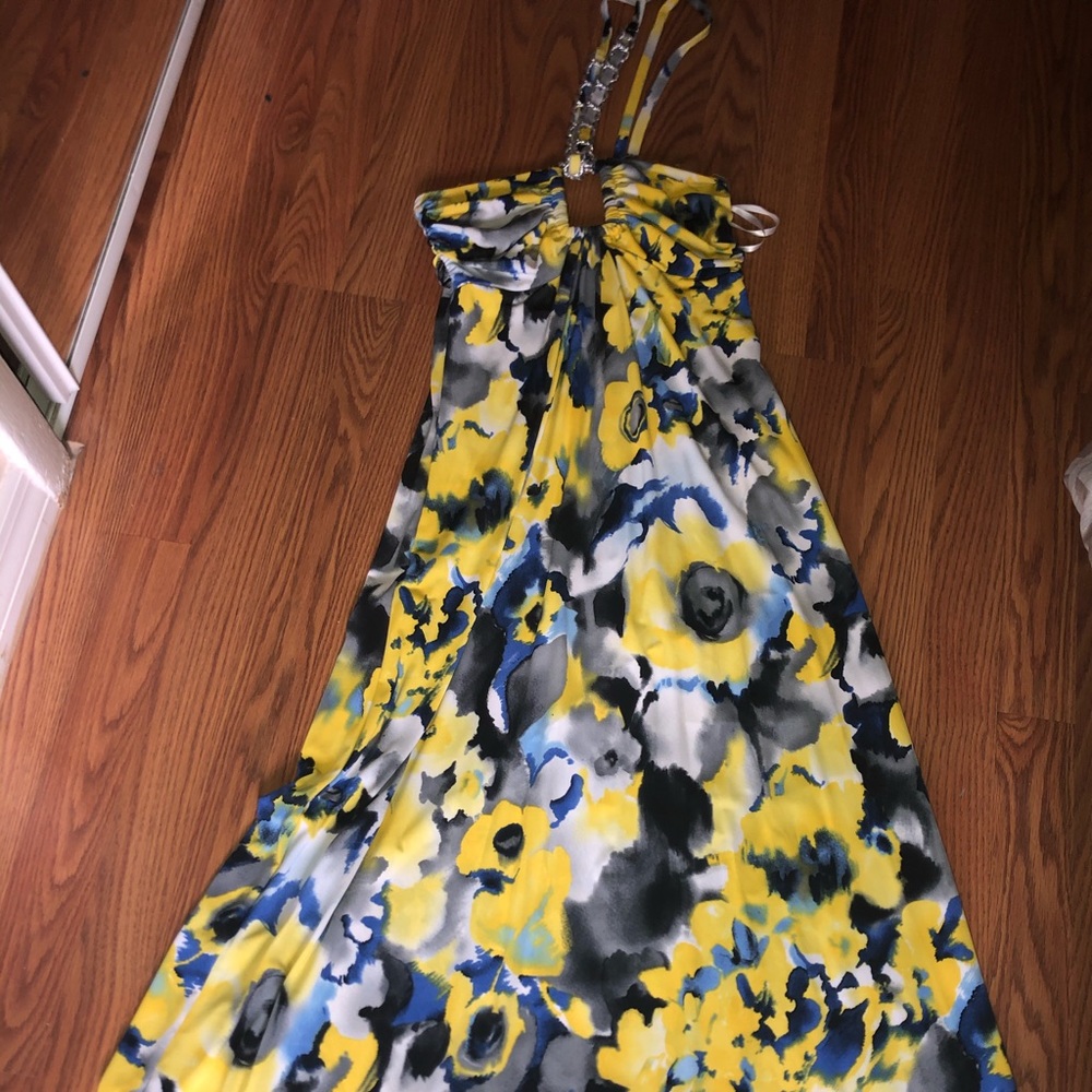 Women’s maxi style dress